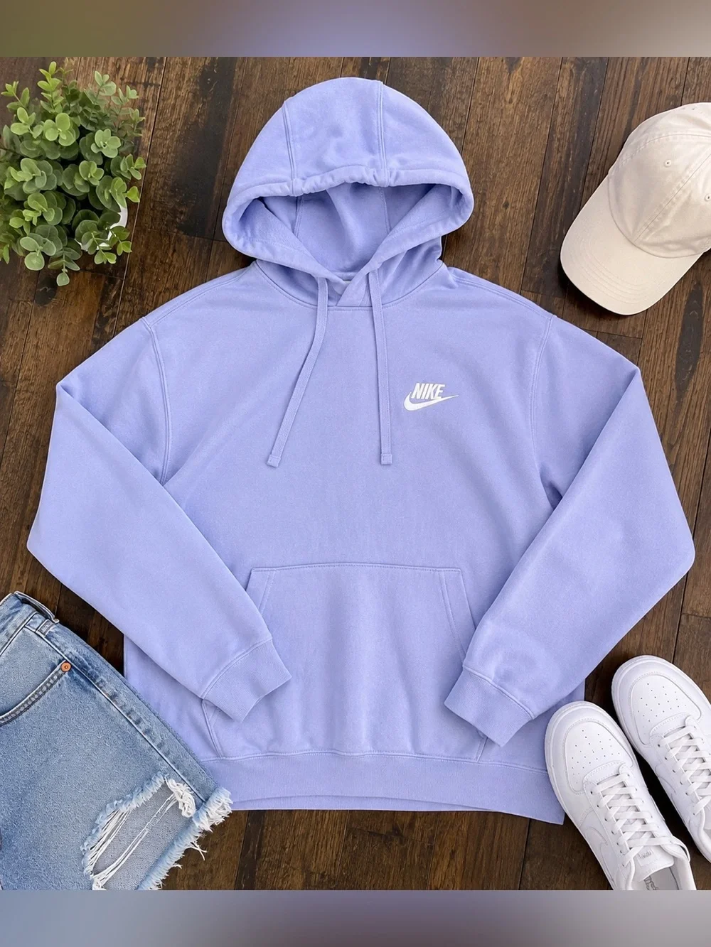 Nike Women’s Lavender Pullover Hoodie Size Large Embroidered Swoosh